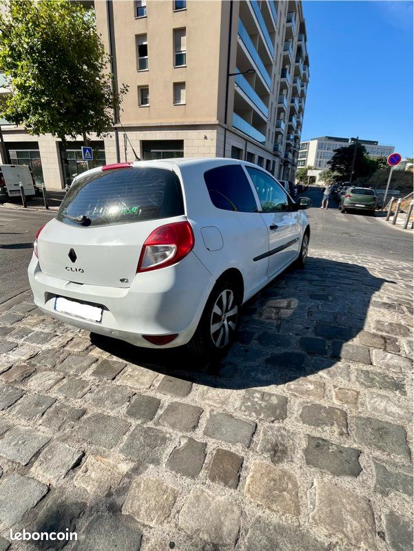 Clio 3 (image 2)