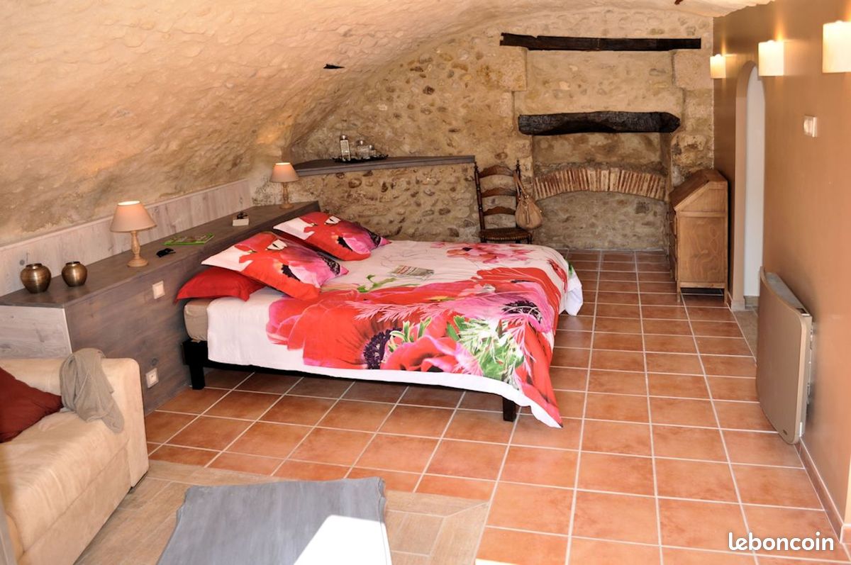Maison 9 pièces 257 m² · à Allemagne-en-Provence · 257 m² · 599 000 €