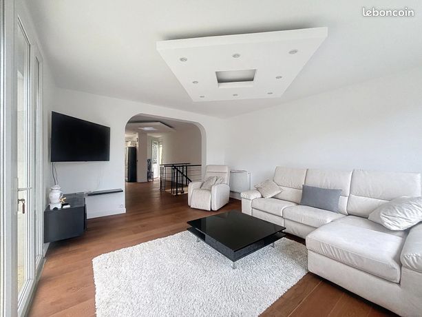 Propriété 7 pièces 153 m²