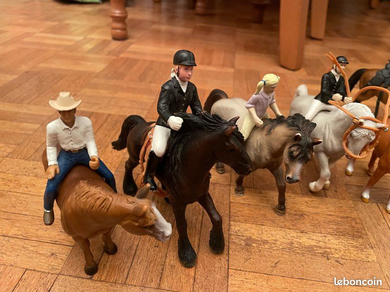 Lot de 18 chevaux avec personnages et accessoires, Schleich (image 2)