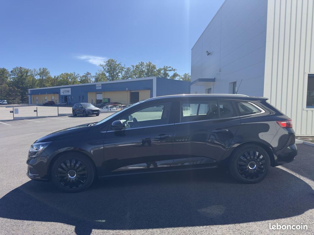RENAULT MEGANE Mégane Estate 1.3 TCe - 140 - ESTATE BREAK Business PHASE 1 (image 3)