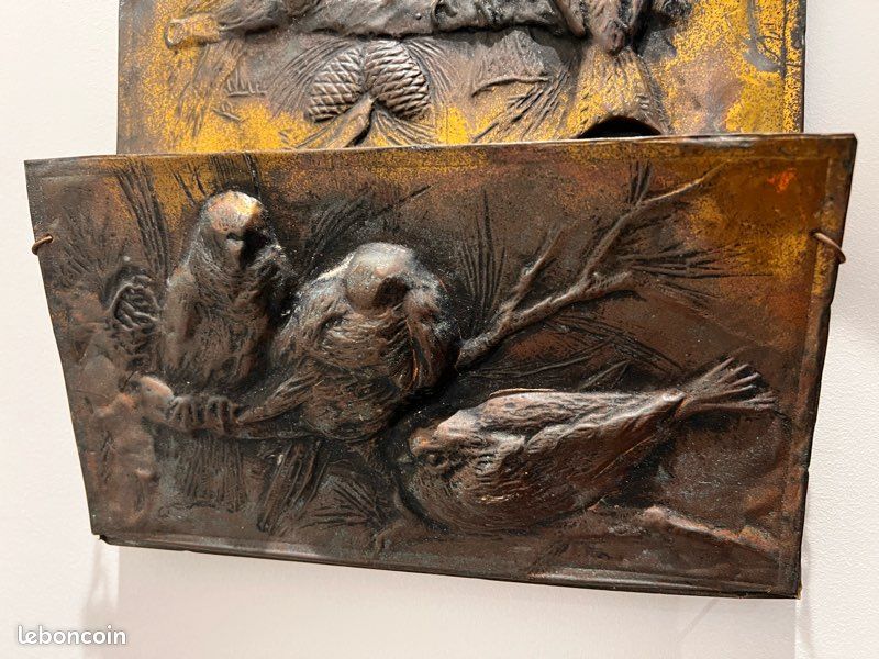 Plateau art nouveau en laiton martelé