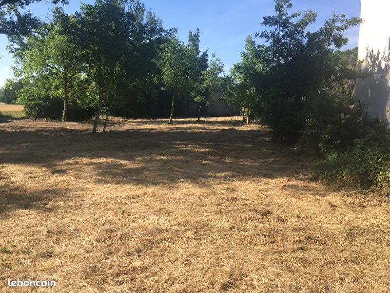 Terrain constructible Cucuron à vendre · 280 000 €