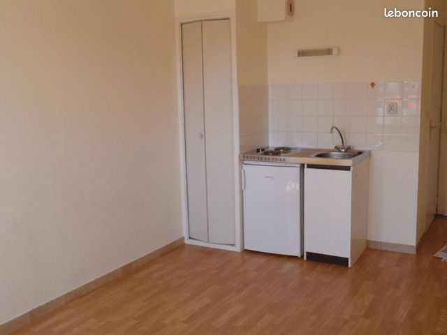 Appartement 1 pièce 17 m² - Poitiers 86000 (image principale 0)