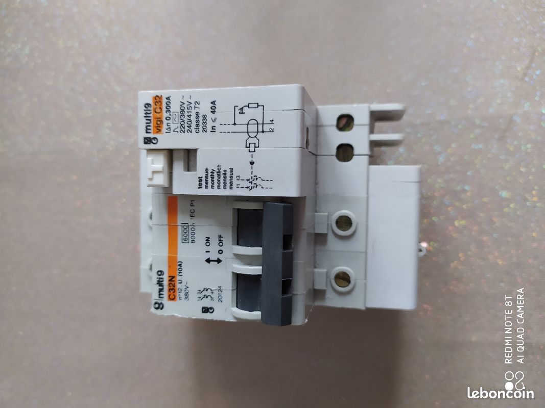 Disjoncteur différentiel 2x10A 300mA MERLIN GERIN (image 1)