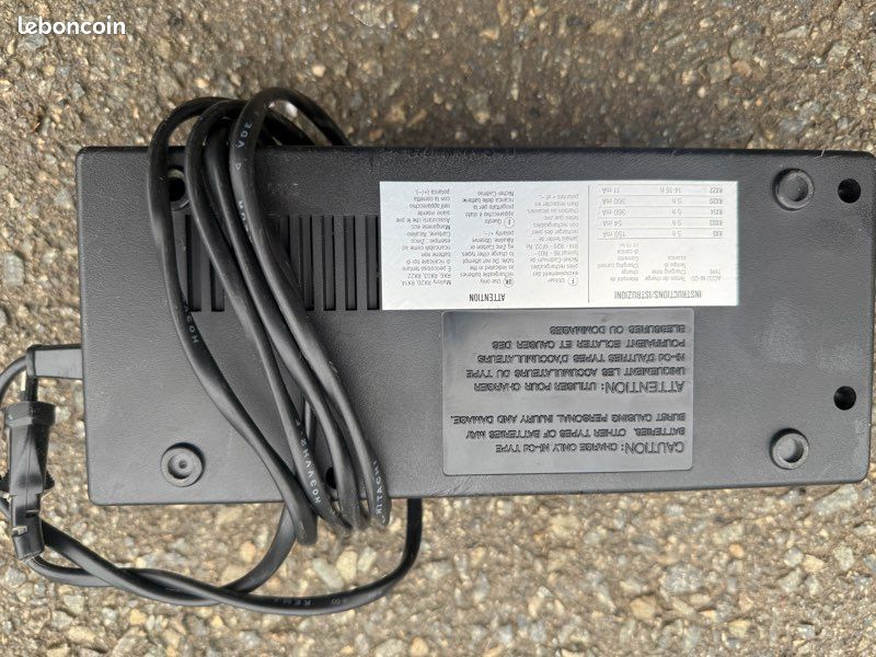 Chargeur de piles Mallory CEF-9 (image 2)