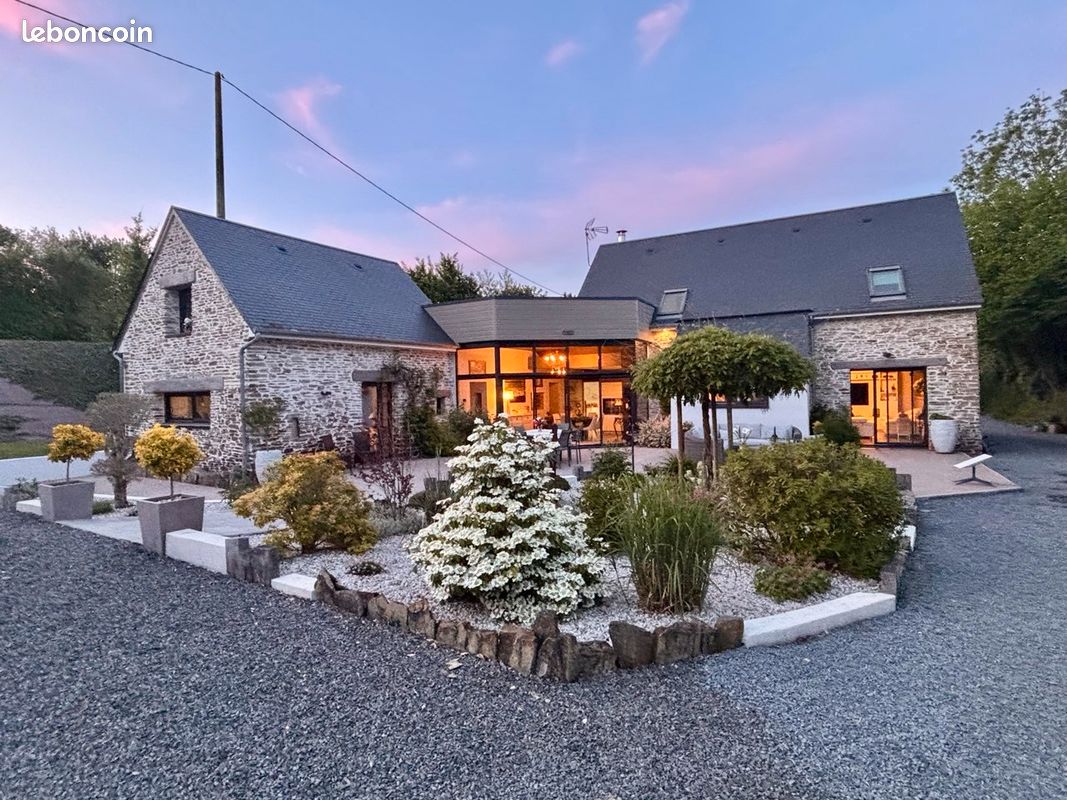 Maison 7 pièces 249 m² · à Saint-Jean-d'Elle · 249 m² · 624 000 €
