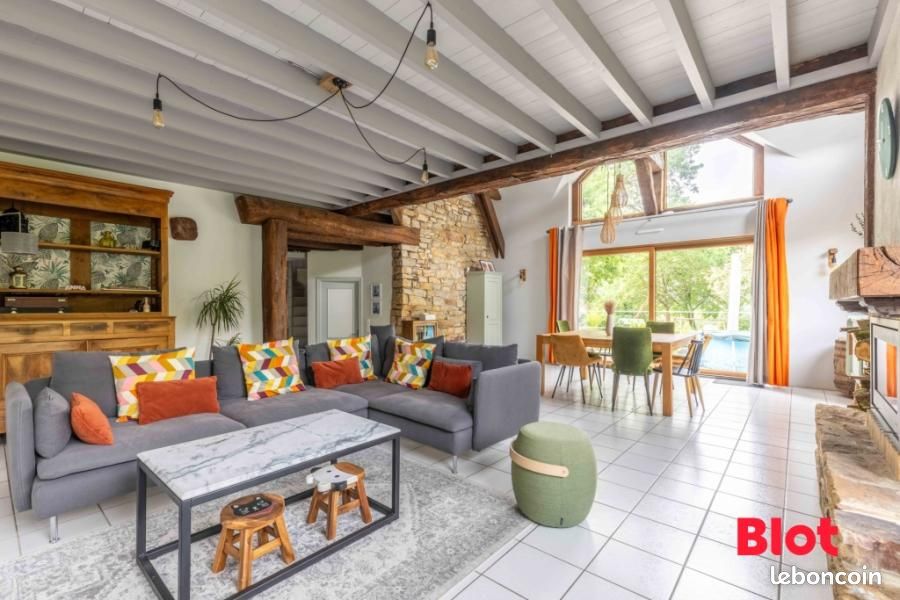 Maison 10 pièces 240 m² · à Liffré · 240 m² · 640 500 €