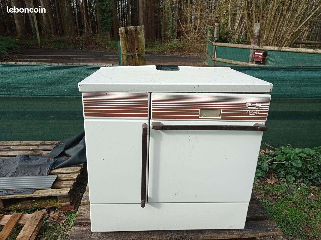 Cuisinière à bois GODIN émaillée blanche (image 1)