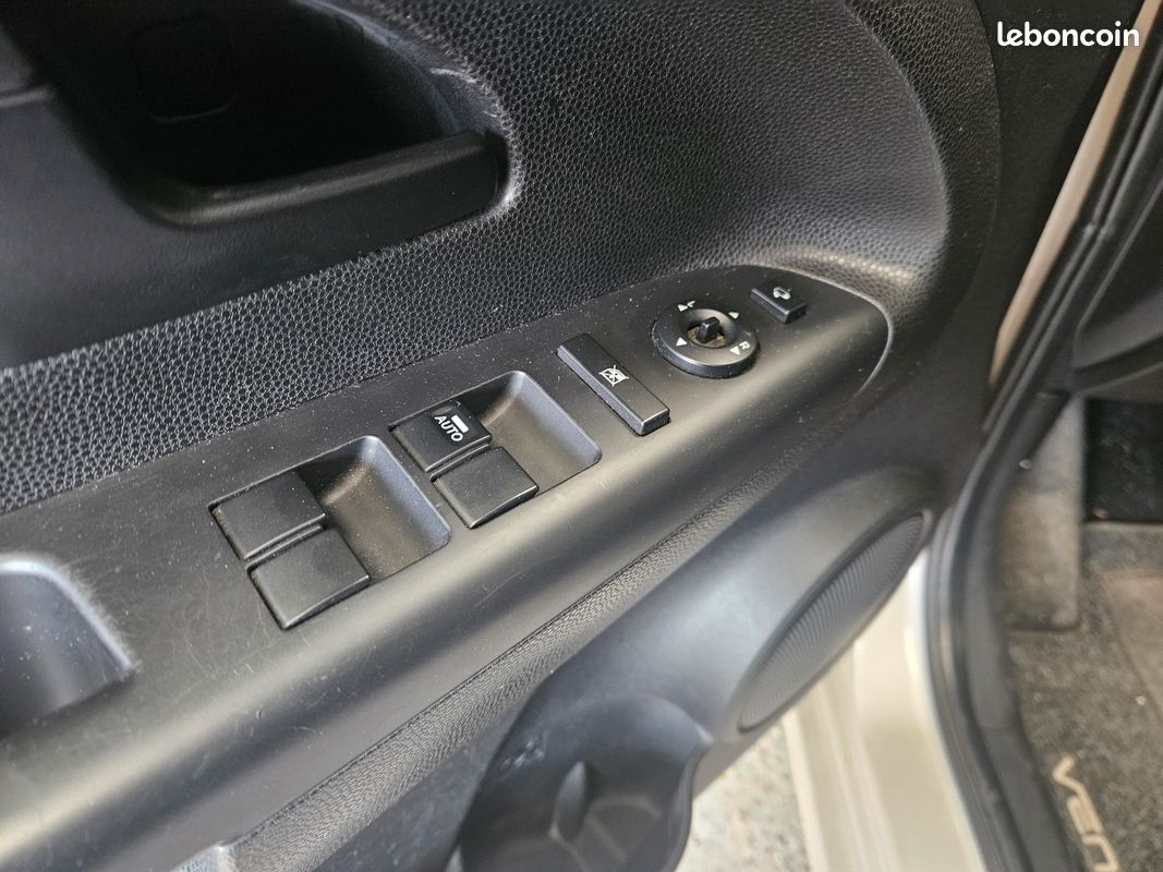 Kia venga 1.4 crdi 90 ch active (image 5)