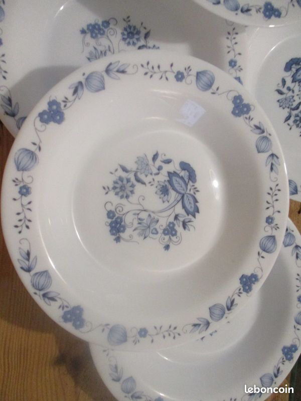 Lot assiette Arcopal ( vintage) années 70) (PAZ) (image 2)