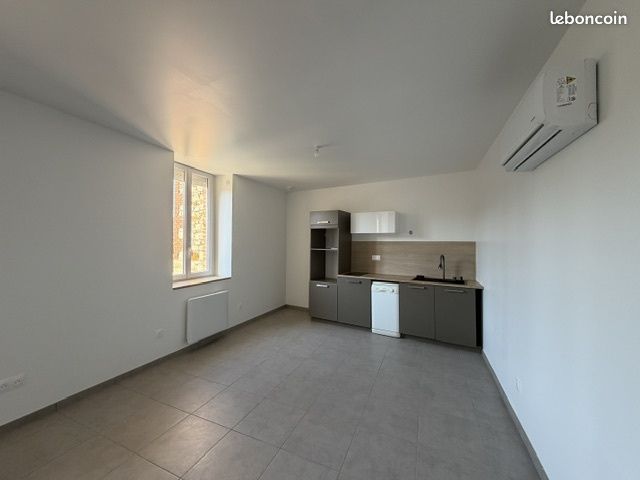 Appartement 2 pièces 51 m² · à Saint-Jean-Bonnefonds · 51 m² · 550 €
