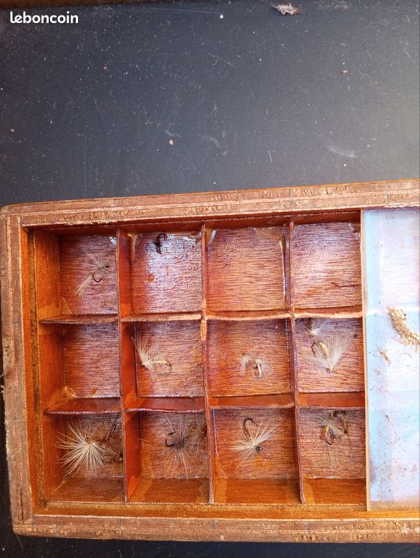 Lot Vintage : Boîte De Pêche à La Mouche Perrine En Alu + Appâts + 2 Flotteurs – Occasion, Voir Photos