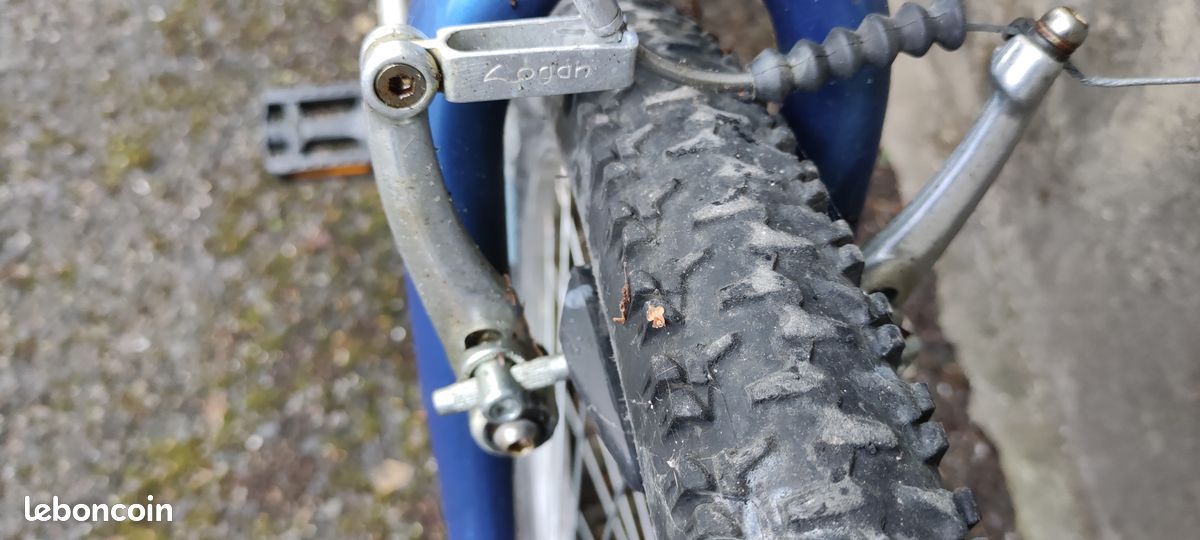 Un vélo type VTT cadre 18 pouces ou 46 centimetres. Bon état (image 10)