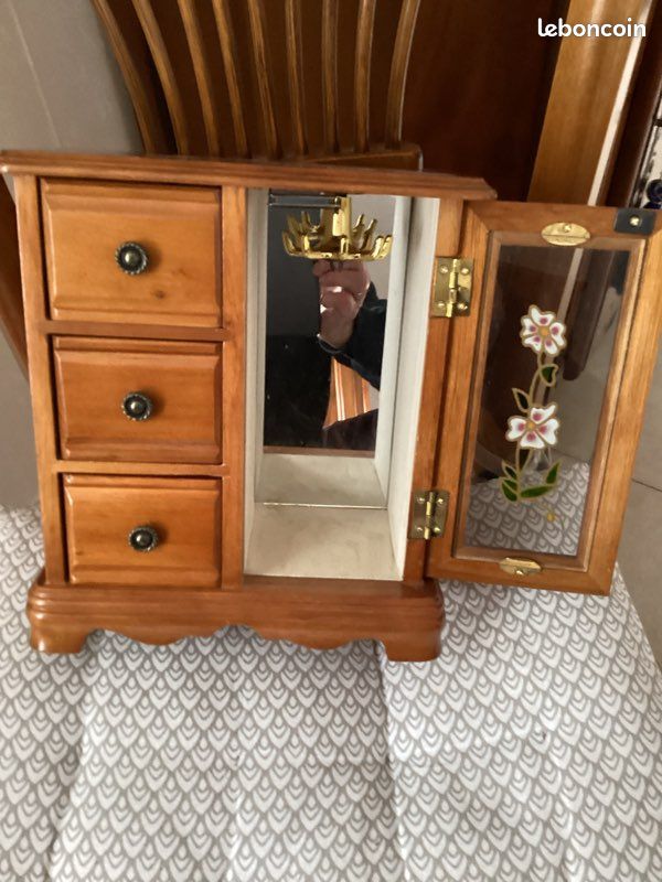 Armoire coffre à bijoux (image 2)