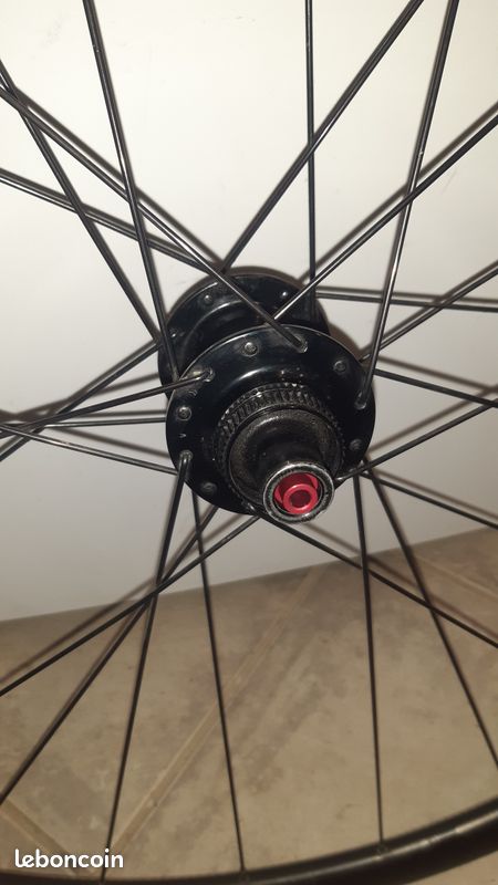 Roue arrière DT SWISS R470db (image 1)