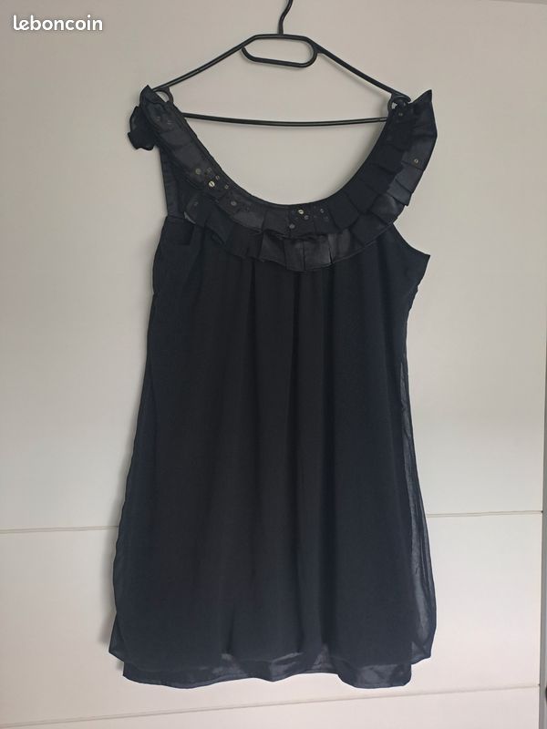 Robe / haut pour les fêtes (image 1)