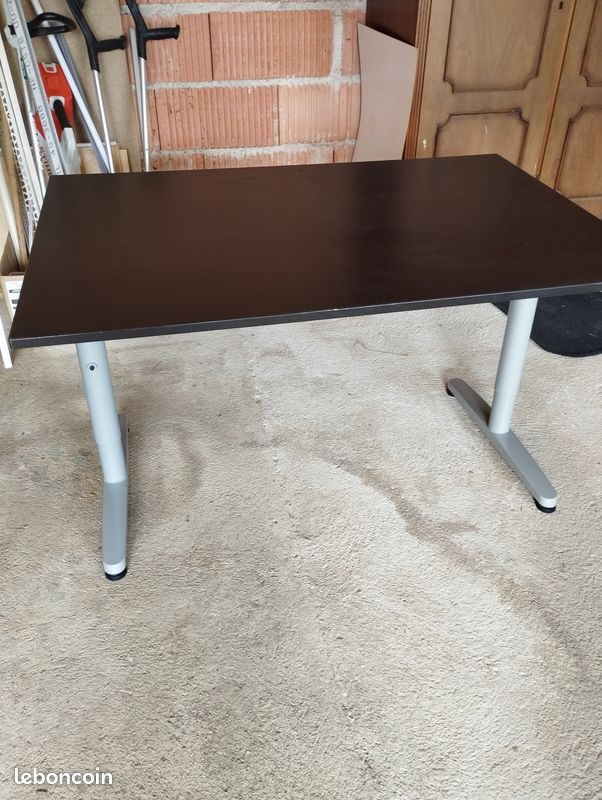 Mobilier table (image 1)