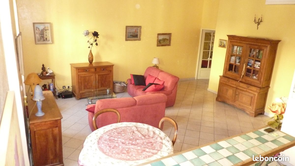 Appartement 3 pièces 88 m² · à Ajaccio · 88 m² · 1 090 €