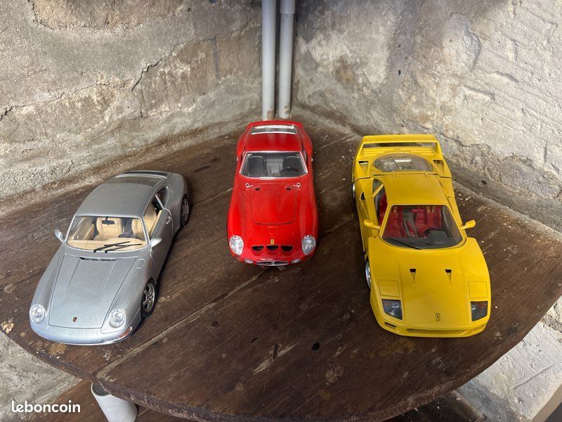 Voiture collection 1/18 burago Ferrari et Porsche (image 1)
