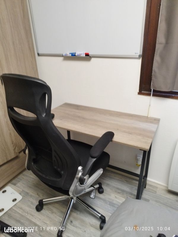 Chaise gamer+ table état neuf (image 4)