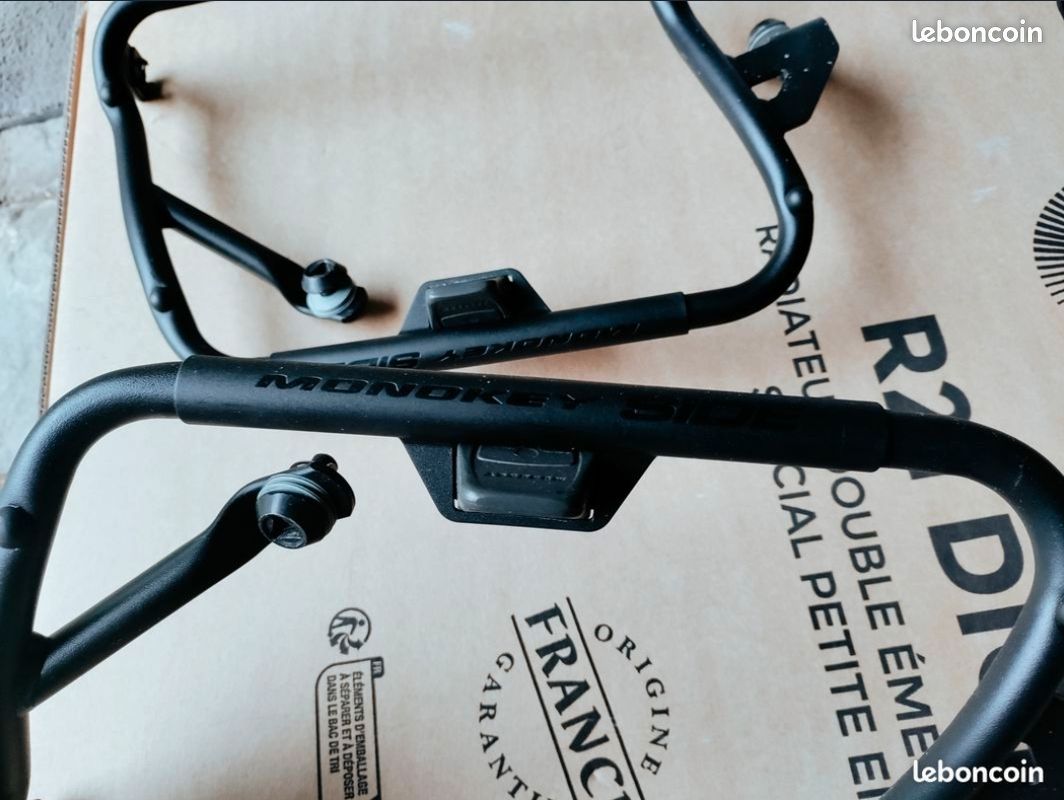 Support valises GIVI pour BMW R1200R LC en très bon état (image 2)