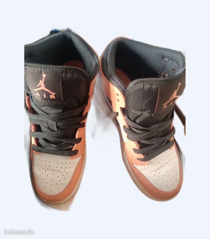 Vend basket Air Jordan Porter Taille Pas d