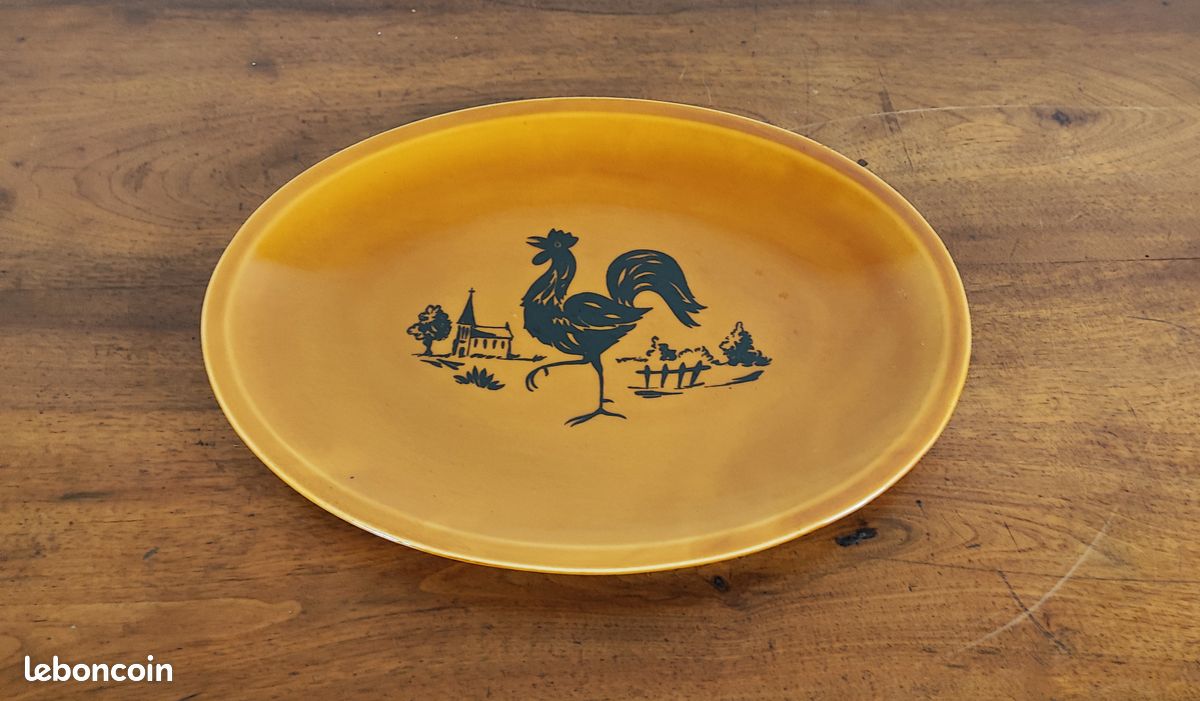 Magnifique plat en céramique jaune moutarde décor coq et village signé Gien ma campagne (image 2)