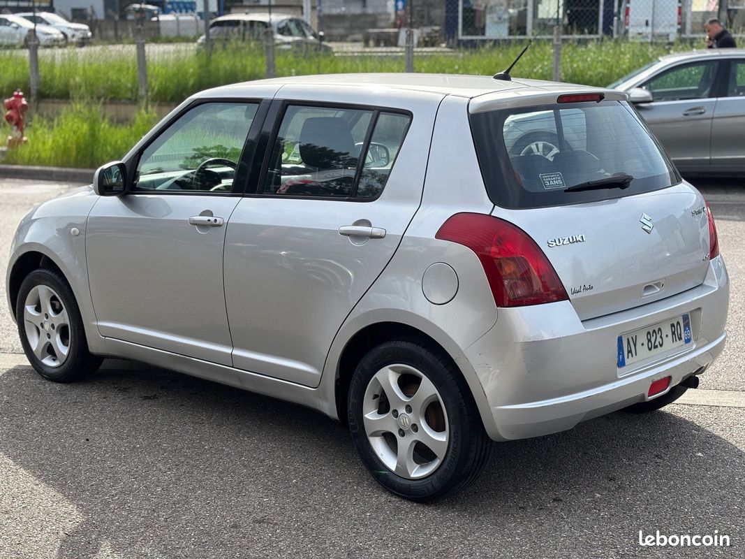Suzuki Swift 4x4 1.3 VVT 92ch GLX 5P (image 3)