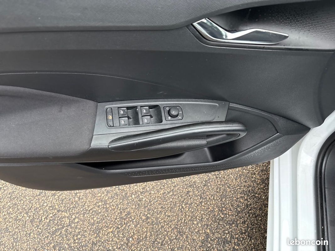 SKODA Fabia 1.0 TSI 95 ch EVO 2 BVM5 Selection (image 20)