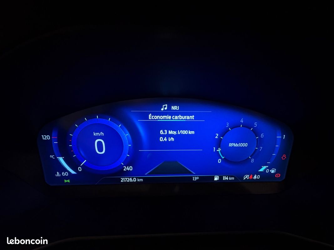 FORD Focus Berline Titanium X 1.0 EcoBoost 125 / CARPLAY / LINE ASSIST / CAMERA RECUL / RADAR AR / REGULATEUR LIMITEUR / CLIM AUTO (image 17)