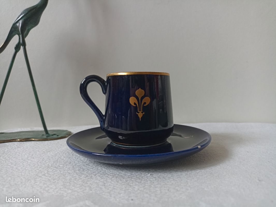 Tasse de collection en faïence (image 3)