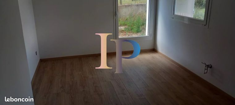 https://img.leboncoin.fr/api/v1/lbcpb1/images/aa/bf/8c/aabf8c2b734a2f3978e03dbde4a0d7e8e1c88881.jpg?rule=ad-image