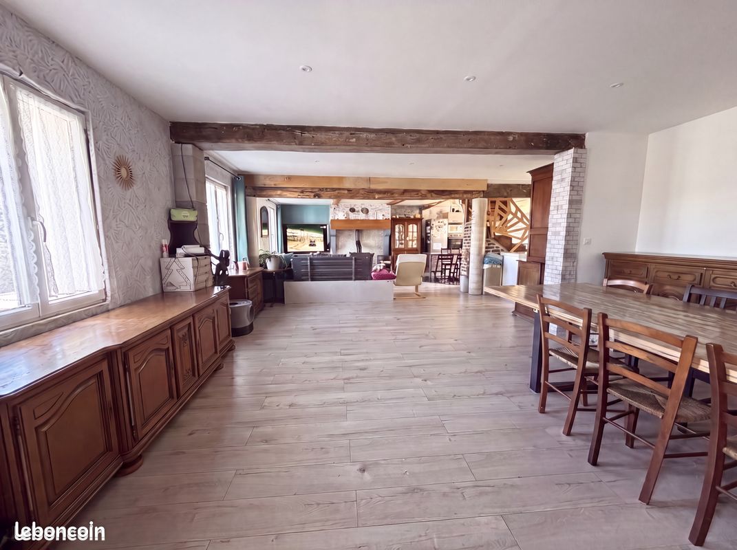 Maison 10 pièces 285 m² · à Neuvizy · 285 m² · 230 000 €