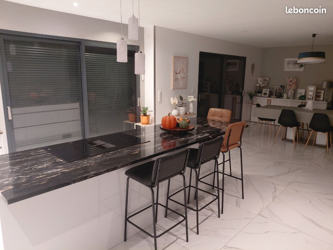 Maison 8 pièces 187 m² · à Sainte-Hélène-du-Lac · 187 m² · 730 000 €