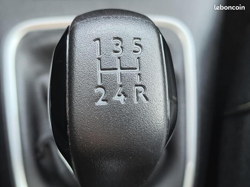 Citroen C3 1.2 PureTech 83ch S&S Shine (image 12)