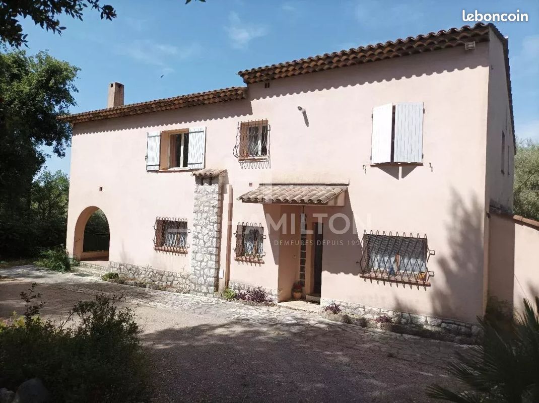 Maison 7 pièces 187 m² · à Le Rouret · 187 m² · 850 000 €