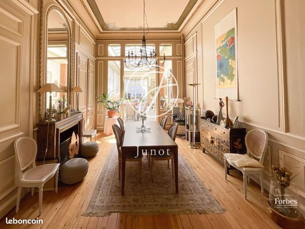 Maison 10 pièces 270 m² — 2