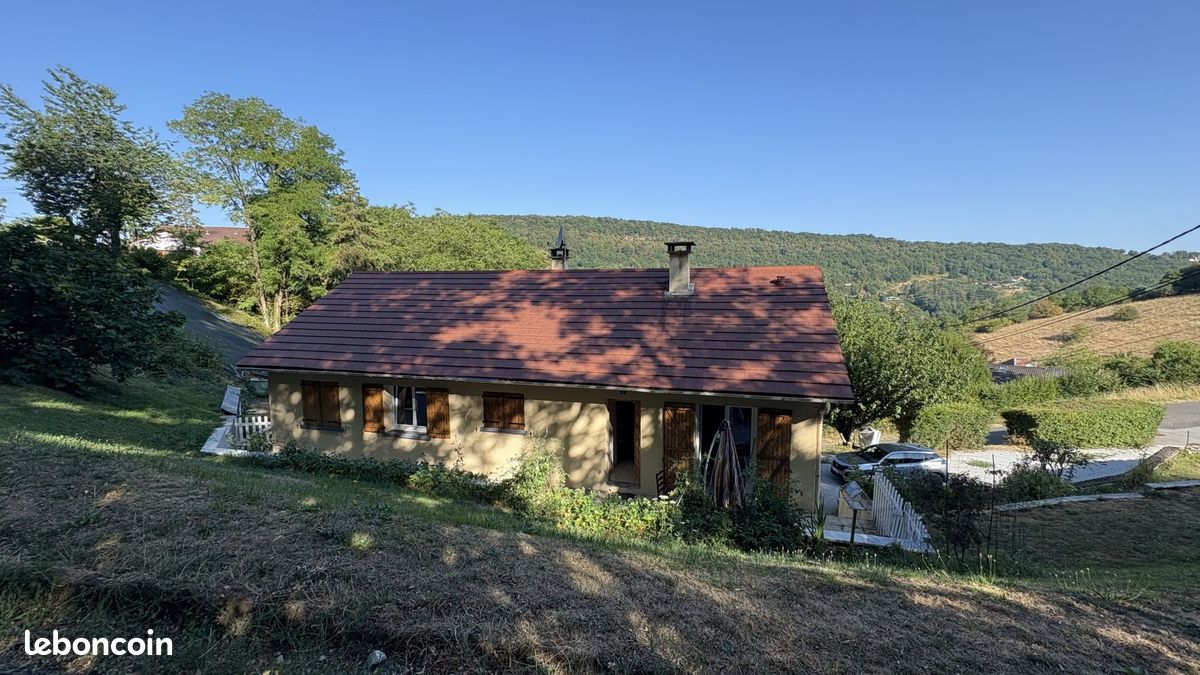 Maison 8 pièces 106 m² · à Montfaucon · 106 m² · 385 000 €