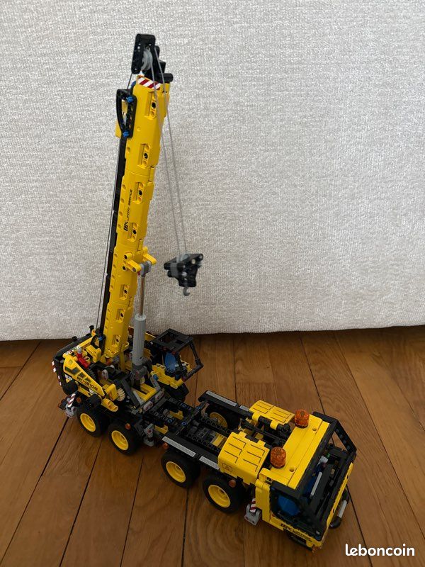 Lego technique 42108 la grue mobile jaune (image 8)