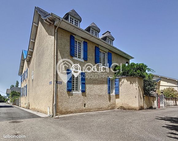 Propriété 7 pièces 244 m²