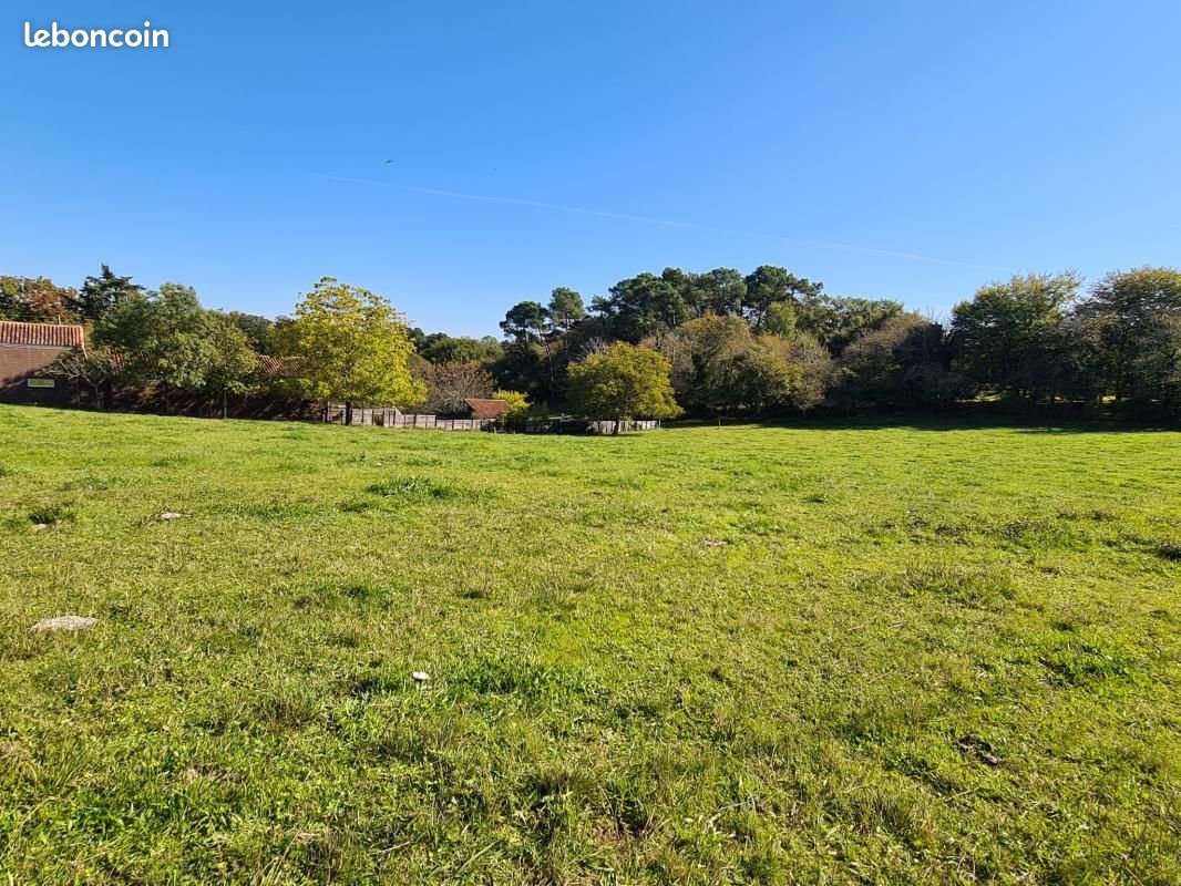 Terrain 4 000 m² Jaure · 53 000 €