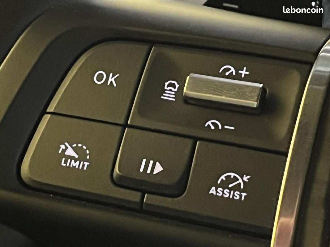 Citroen c5 x essence 130 cv bv eat8 / cuir / camera / affichage tete haute / chargeur induction (image 15)