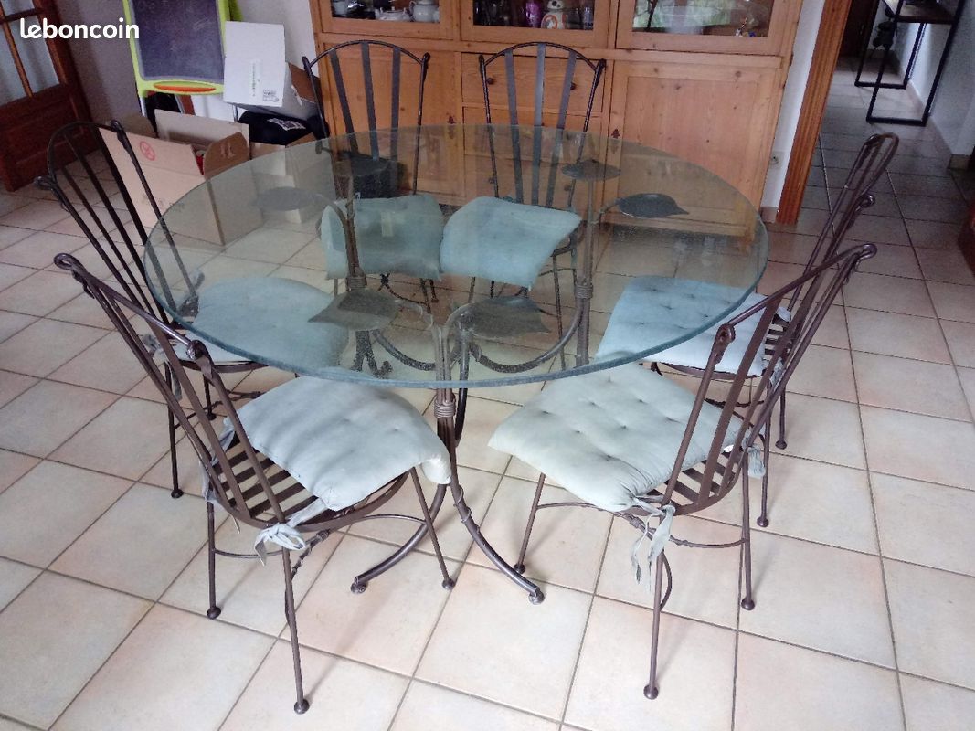 Table et 6 chaises en fer forgé et verre (image 1)