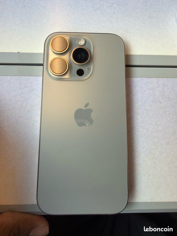 IPhone 16 pro pour pièces cadenas (image 3)