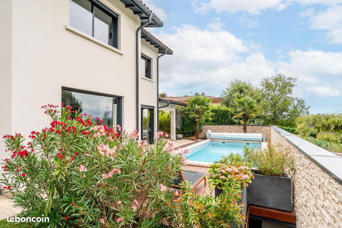Maison 5 pièces 200 m² · à Saint-Cyr-au-Mont-d'Or · 200 m² · 1 150 000 €