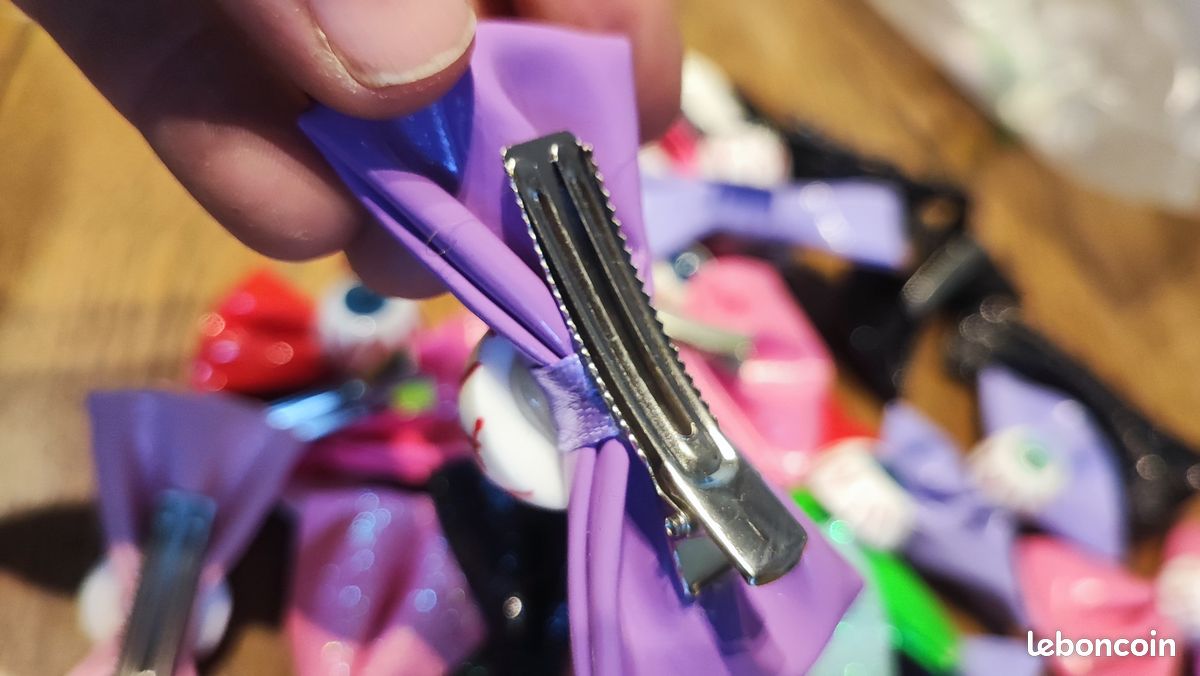 Lot de barrettes cheveux originales – nœuds œil / kawaii / gothique (image 4)