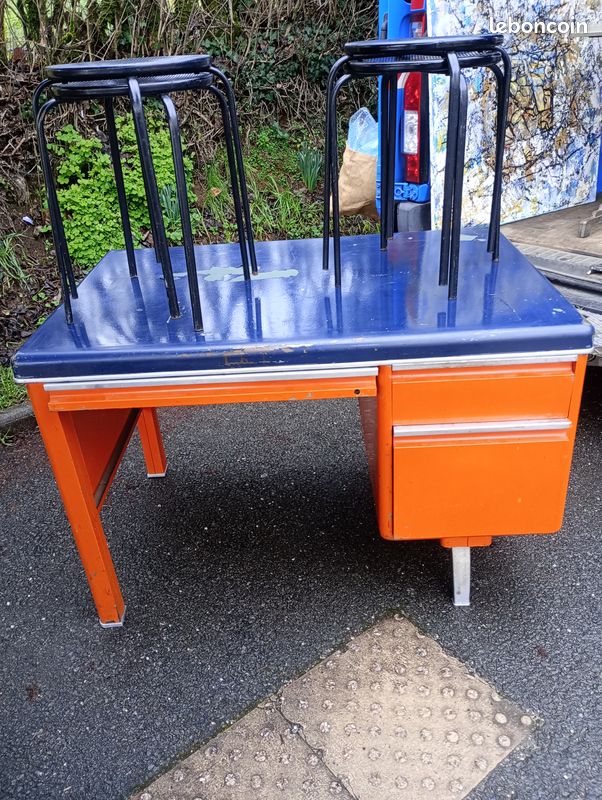 Bureau en fer année 60 (image 1)