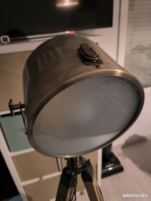 Lampe Trépied industriel (image 2)