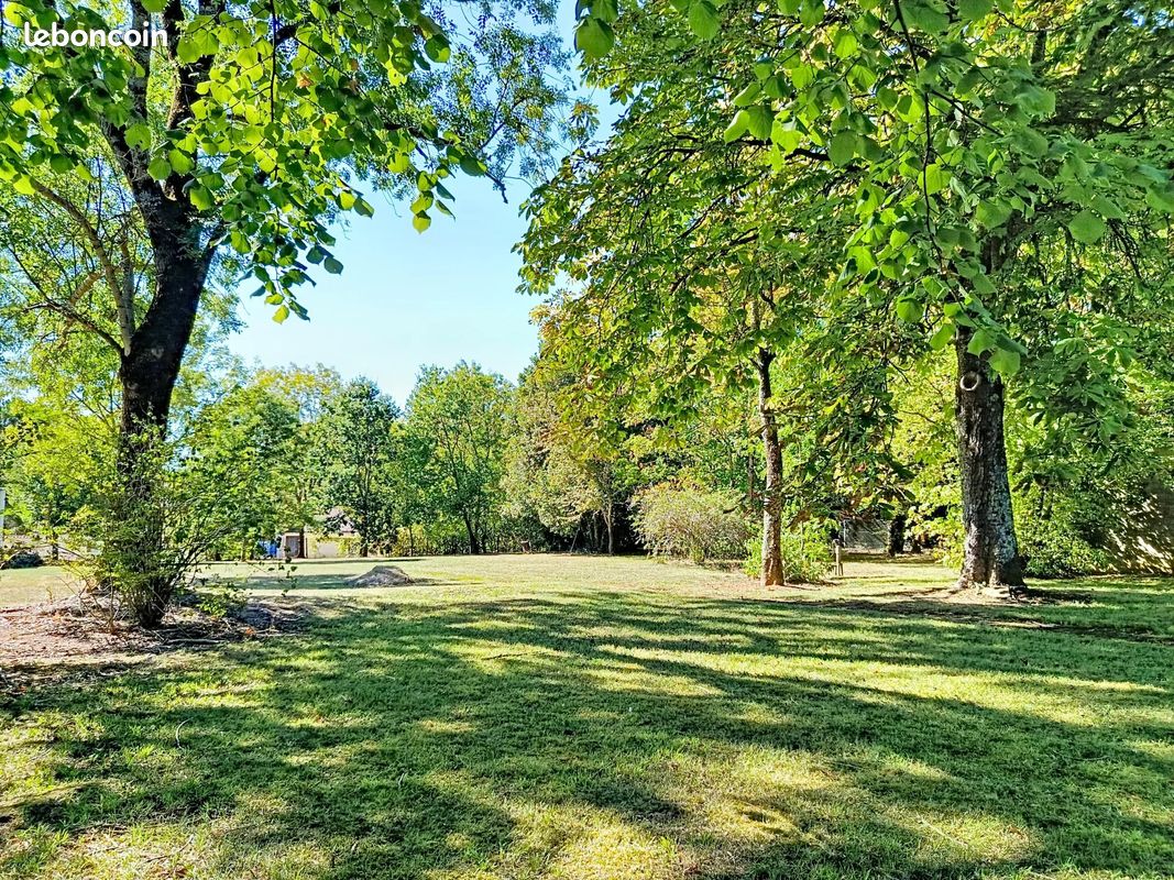 Terrain 1594 m² · à Fontcouverte · 1 594 m² · 108 000 €